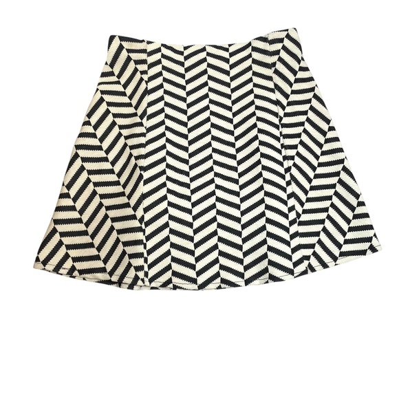 Zara Dresses & Skirts - Chevron